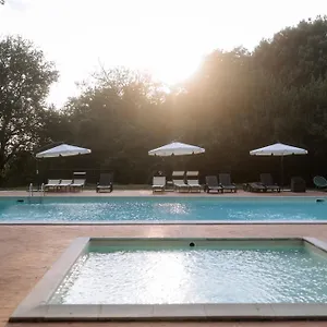 https://villa-mucellena.it-tuscanyhotel.com